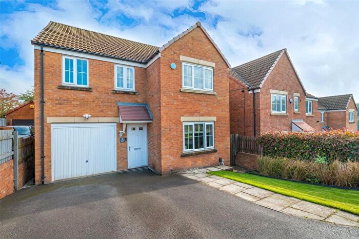 4 Bedroom Detached House For Sale In Seven Hill Close, Morley, Leeds, LS27
