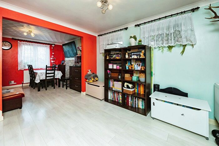 3 Bedroom End Of Terrace House For Sale In Sydney Street, Ashford, TN23