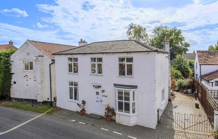 4 Bedroom Detached House For Sale In Main Road, Belchford, Horncastle, LN9