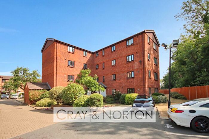 2 Bedroom Flat For Sale In Burnham Gardens, Addiscombe, CR0