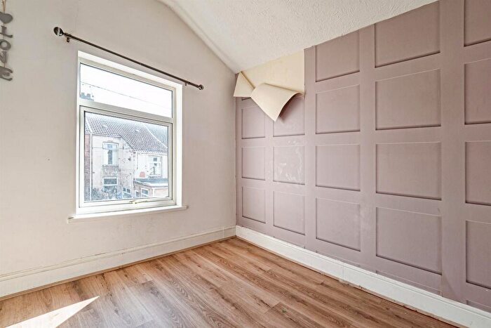 3 Bedroom Terraced House For Sale In New Bridge Road, Hull, HU9