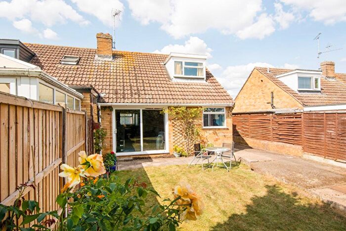 2 Bedroom Semi-Detached House For Sale In Logan Court, Market Harborough, Leicestershire, LE16