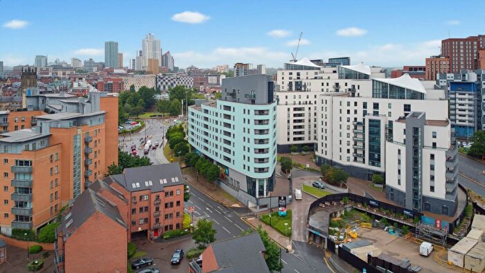 2 Bedroom Flat For Sale In Apartment The Gateway West, East Street, City Centre, Leeds West Yorkshire, LS9