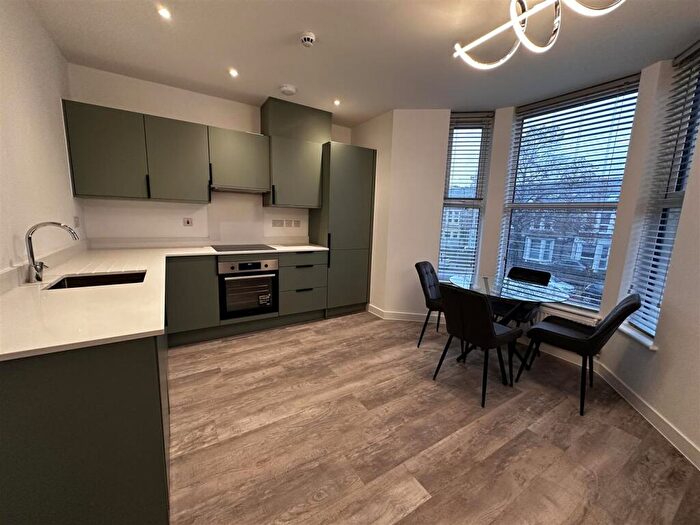 2 Bedroom Apartment To Rent In Flat, Richmond Road, Cardiff, CF24