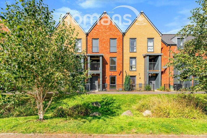 4 Bedroom Terraced House To Rent In Churchill Road, Uxbridge, UB10