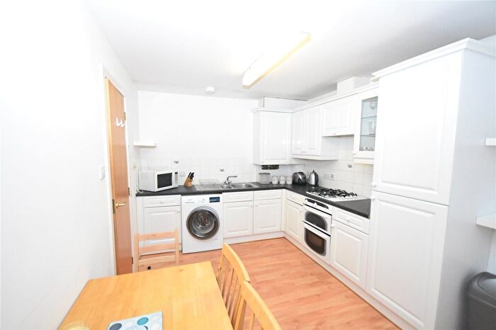 2 Bedroom Flat To Rent In Riverside Drive, City Centre, Aberdeen, AB11