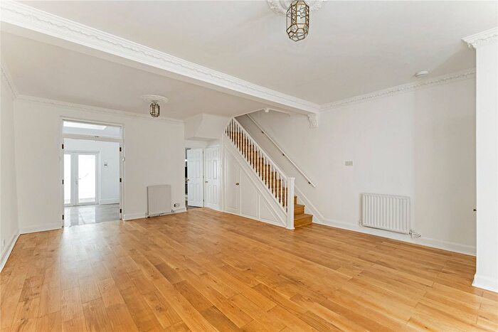 2 Bedroom End Of Terrace House To Rent In Shortlands, Kensington, London, W6