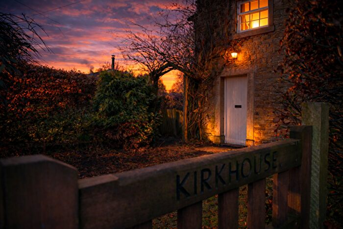 4 Bedroom Semi-Detached House For Sale In Kirkhouse, Brampton, CA8