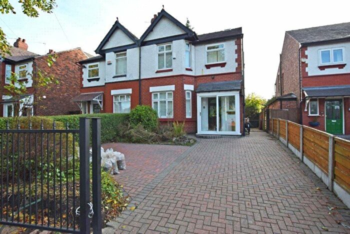 4 Bedroom Semi-Detached House To Rent In Parrswood Road, Didsbury, Manchester, M20