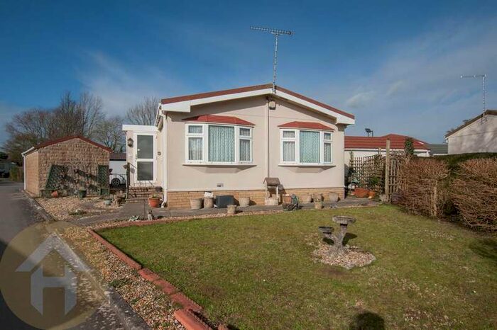 2 Bedroom Park Home Mobile Home For Sale In Lillybrook Estate, Lyneham, Chippenham, SN15
