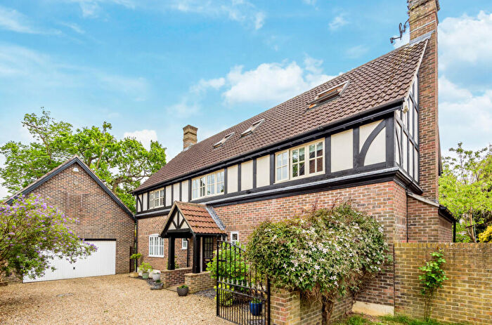 5 Bedroom Detached House For Sale In Oakridge Park, Yeovil, Somerset, BA21