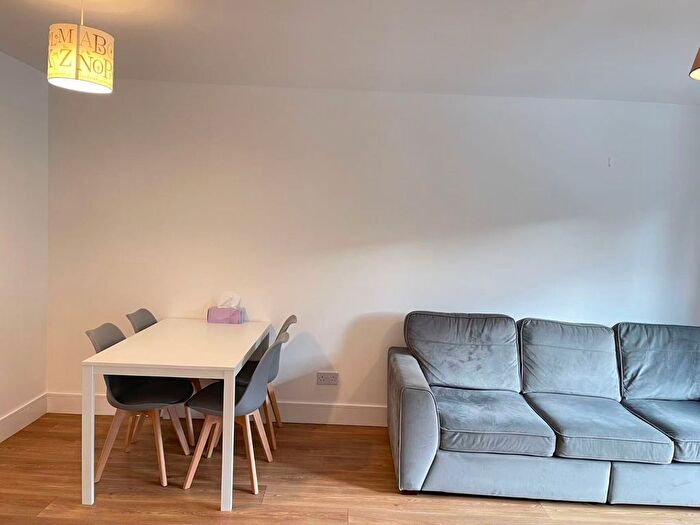2 Bedroom Flat To Rent In Hopetoun Street, Edinburgh, EH7