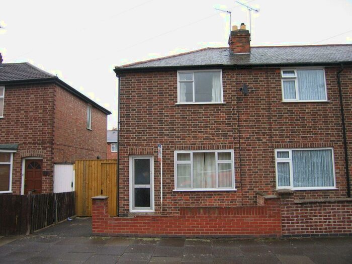 3 Bedroom End Of Terrace House To Rent In Frisby Road, Leicester, LE5