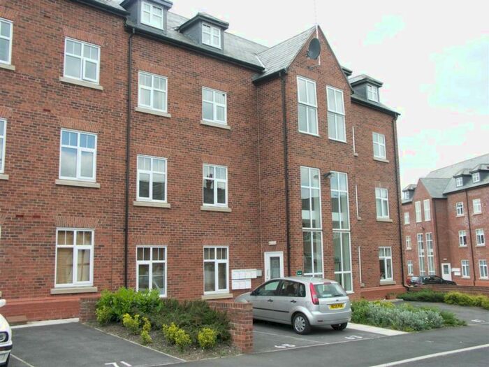 2 Bedroom Flat To Rent In Eastgate, Macclesfield, SK10