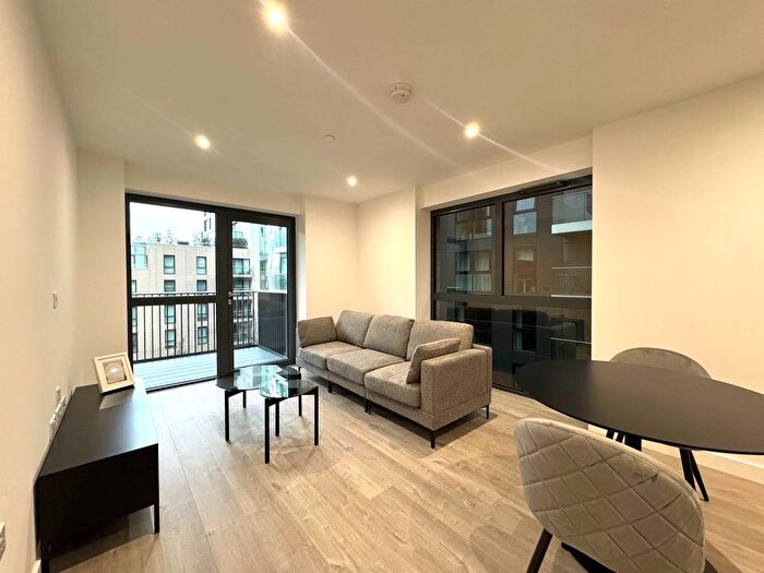 1 Bedroom Flat To Rent In Damsel Grove, London, N4