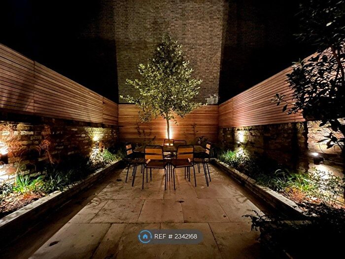 1 Bedroom Flat To Rent In Chepstow Crescent, London, W11