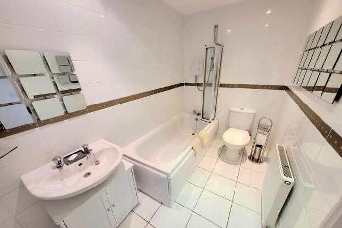 2 Bedroom Flat To Rent In Lentworth Drive, Manchester, M28