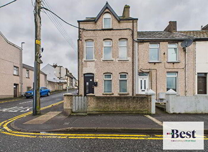 4 Bedroom Semi-Detached House For Sale In Old Glenarm Road, Larne, BT40
