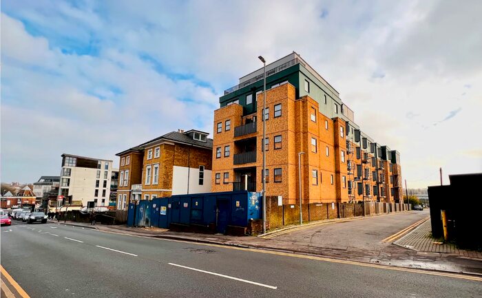 1 Bedroom Flat To Rent In A Tonbridge Road, Maidstone, ME16