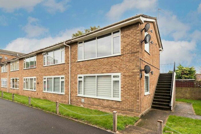 Studio To Rent In Kneller Road, Whitton, Twickenham, TW2