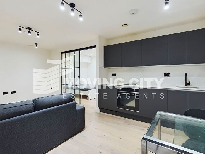 1 Bedroom Flat To Rent In Clifford Road, Manhattan Apartments, E17