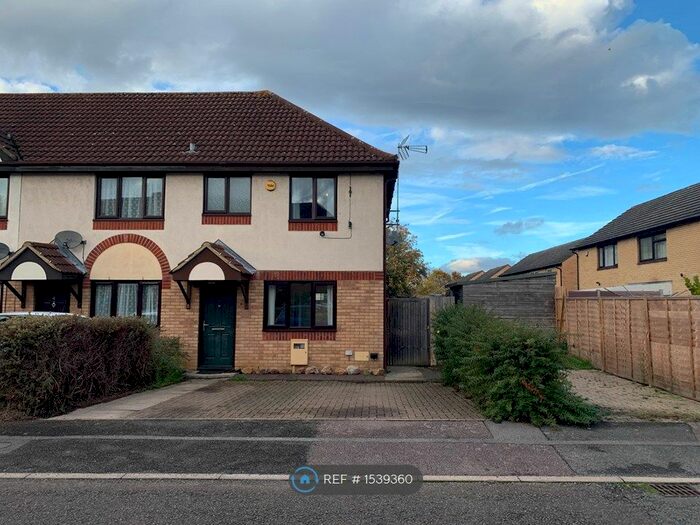 3 Bedroom End Of Terrace House To Rent In Pimpernel Grove, Walnut Tree, Milton Keynes, MK7