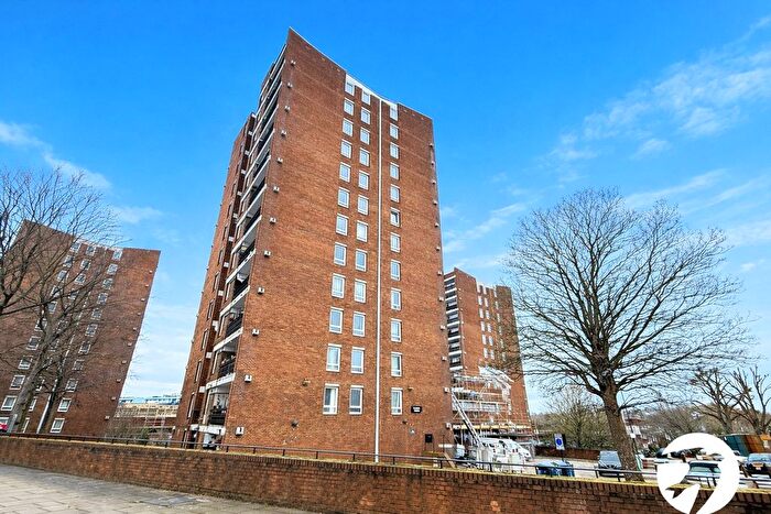 2 Bedroom Flat For Sale In Lewisham Road, London, SE13