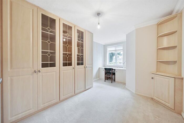 2 Bedroom Retirement Property For Sale In Lord Rosebery Lodge, Epsom, KT18