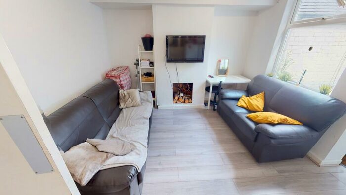 5 Bedroom Terraced House To Rent In Portland Road, Nottingham, NG7