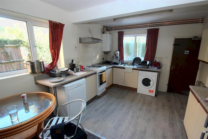 6 Bedroom Property To Rent In Southfield Road, Oxford, OX4
