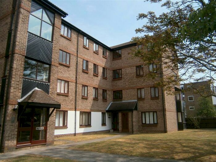 1 Bedroom Flat To Rent In Chalkstone Close, Welling, DA16