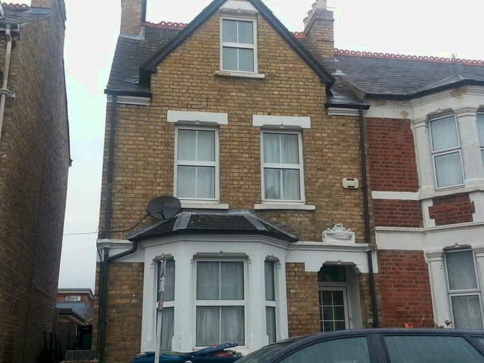 6 Bedroom Terraced House To Rent In Divinity Road, Oxford, OX4