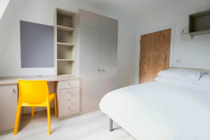 1 Bedroom Terraced House To Rent In Hampshire Terrace, Portsmouth, PO1