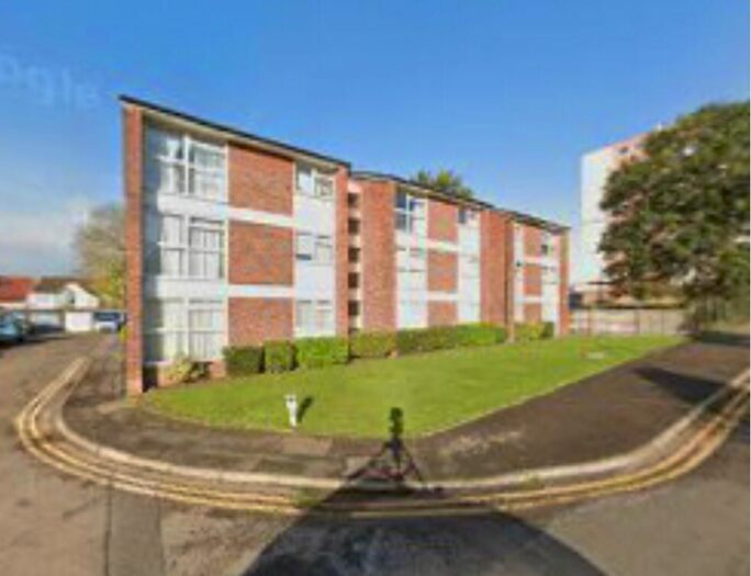2 Bedroom Flat To Rent In Edwards Court, Slough, SL1