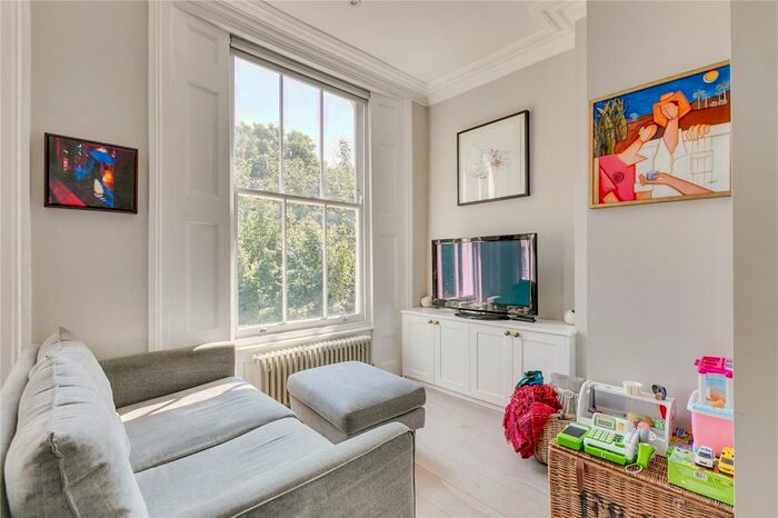 3 Bedroom End Of Terrace House To Rent In Elizabeth Avenue, Islington, London, N1