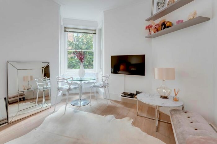 2 Bedroom Flat To Rent In Lanark Mansions, Lanark Road, W9