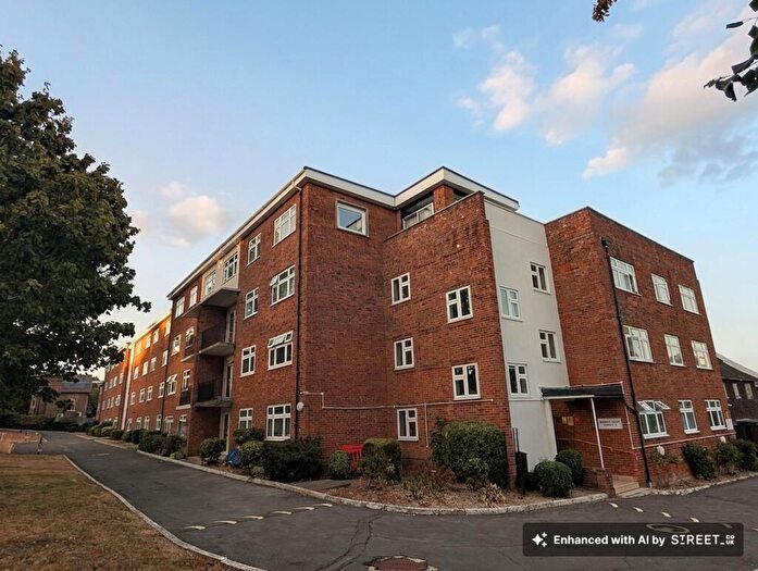 3 Bedroom Flat To Rent In Bassett Avenue, Bassett Court Bassett Avenue, SO16