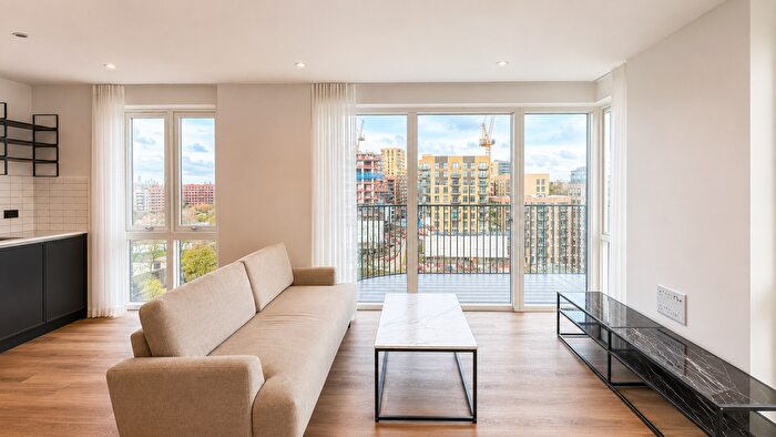 3 Bedroom Flat For Sale In Townsend Road, Kidbrooke, SE3