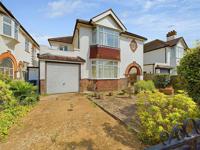 2 Bedroom Flat For Sale In Dover Road, West Worthing, West Sussex, BN11