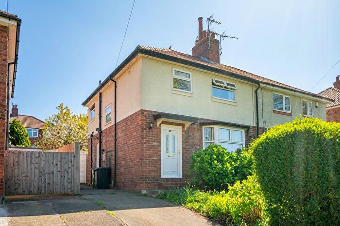 3 Bedroom Semi Detached House For Sale In Woodlea Avenue, York, YO26