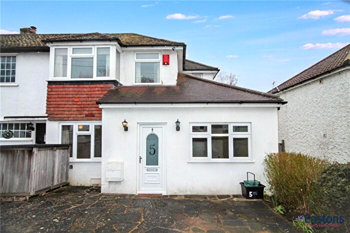 3 Bedroom End Terrace House For Sale In Beechen Lane, Lower Kingswood, KT20