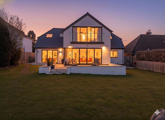 4 Bedroom Detached House For Sale In Knights Lane, Ball Hill, RG20