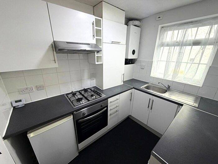 2 Bedroom Flat To Rent In Panfield Mews, Ilford, IG2