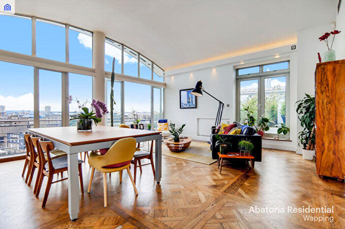 3 Bedroom Apartment To Rent In Merganser Court, Star Place, London, E1W