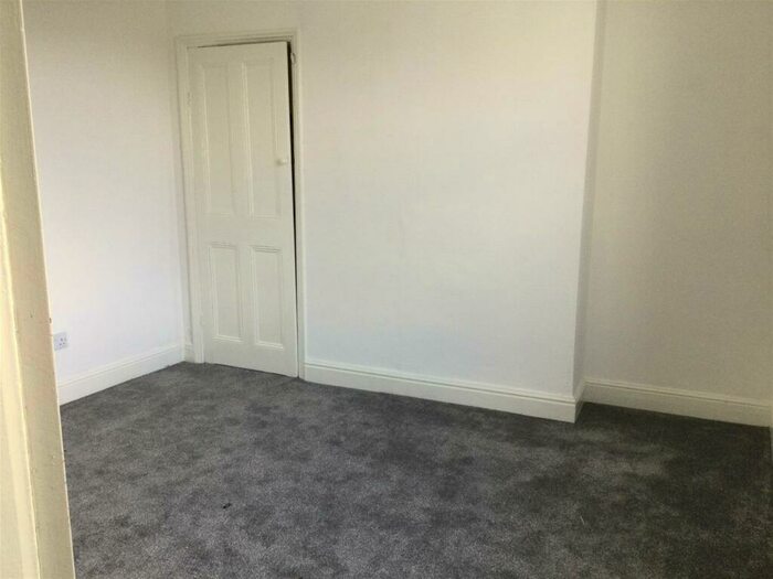 2 Bedroom House To Rent In Ruskin Street, Hull, HU3