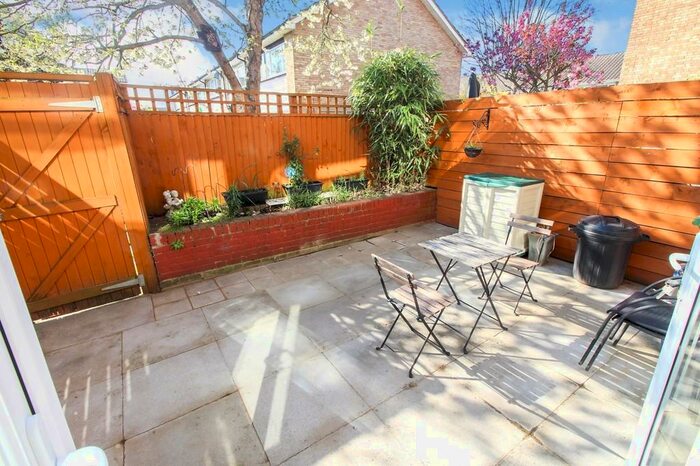 1 Bedroom Apartment To Rent In West Molesey, KT8