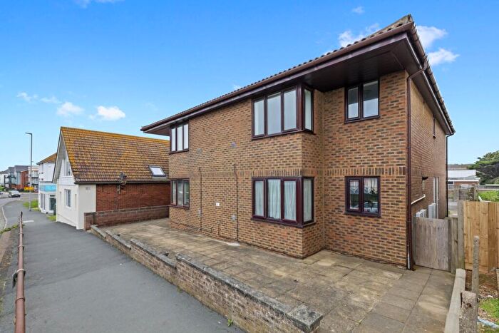 2 Bedroom Maisonette To Rent In South Coast Road, Peacehaven, BN10