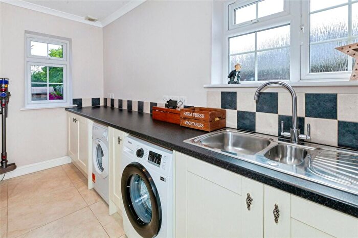 4 Bedroom Detached House For Sale In Cannock Close, Maidenhead, Berkshire, SL6