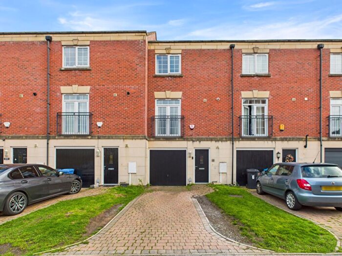 4 Bedroom Town House For Sale In Lavinia Court, Chellaston, DE73