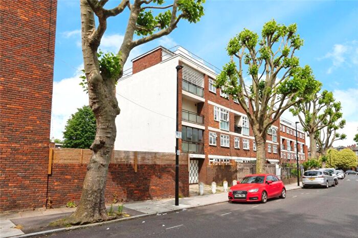 3 Bedroom Maisonette To Rent In Morant Street, London, E14